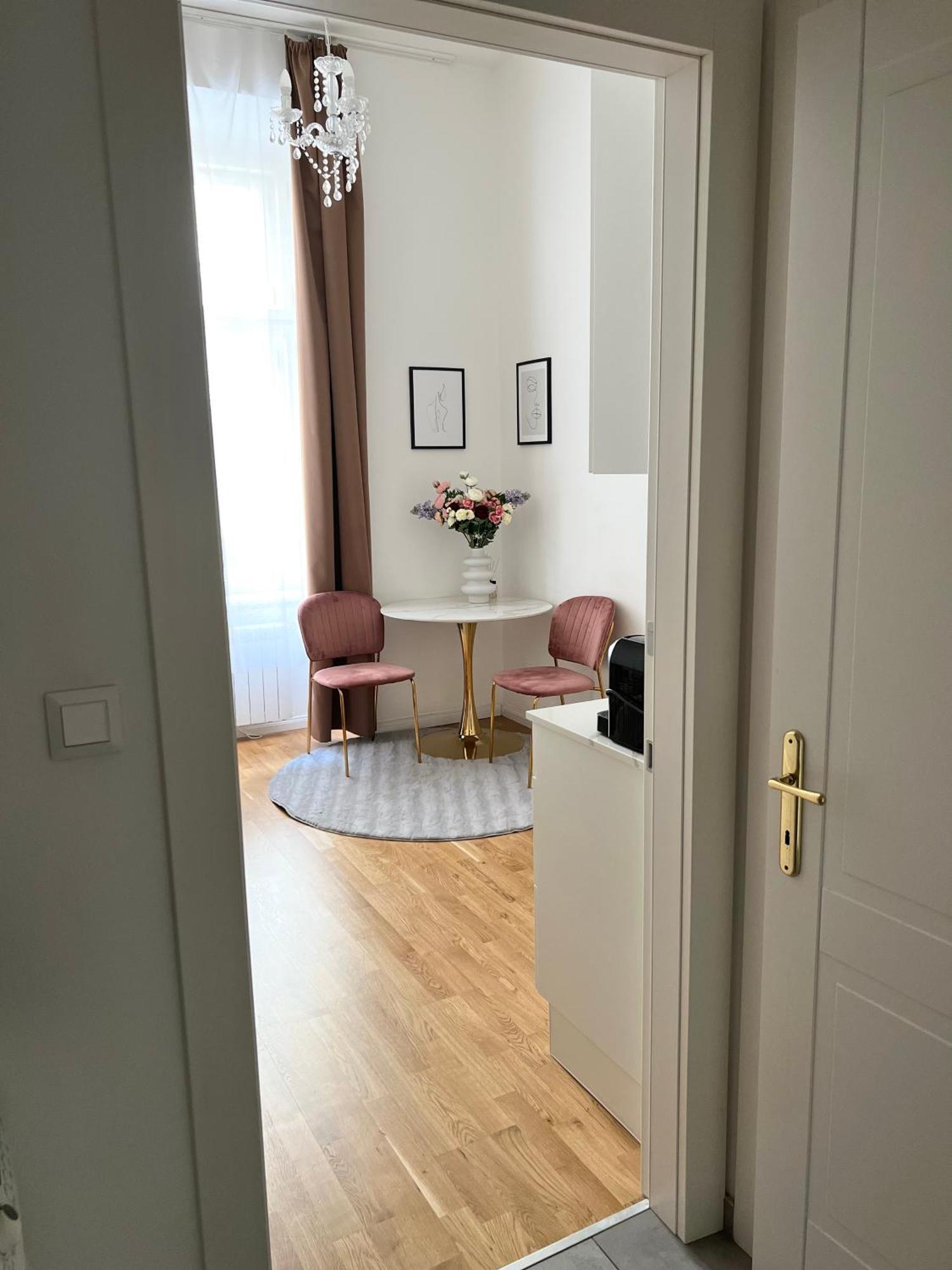 Angeloroma Apartment In The Center Apartamento Praga
